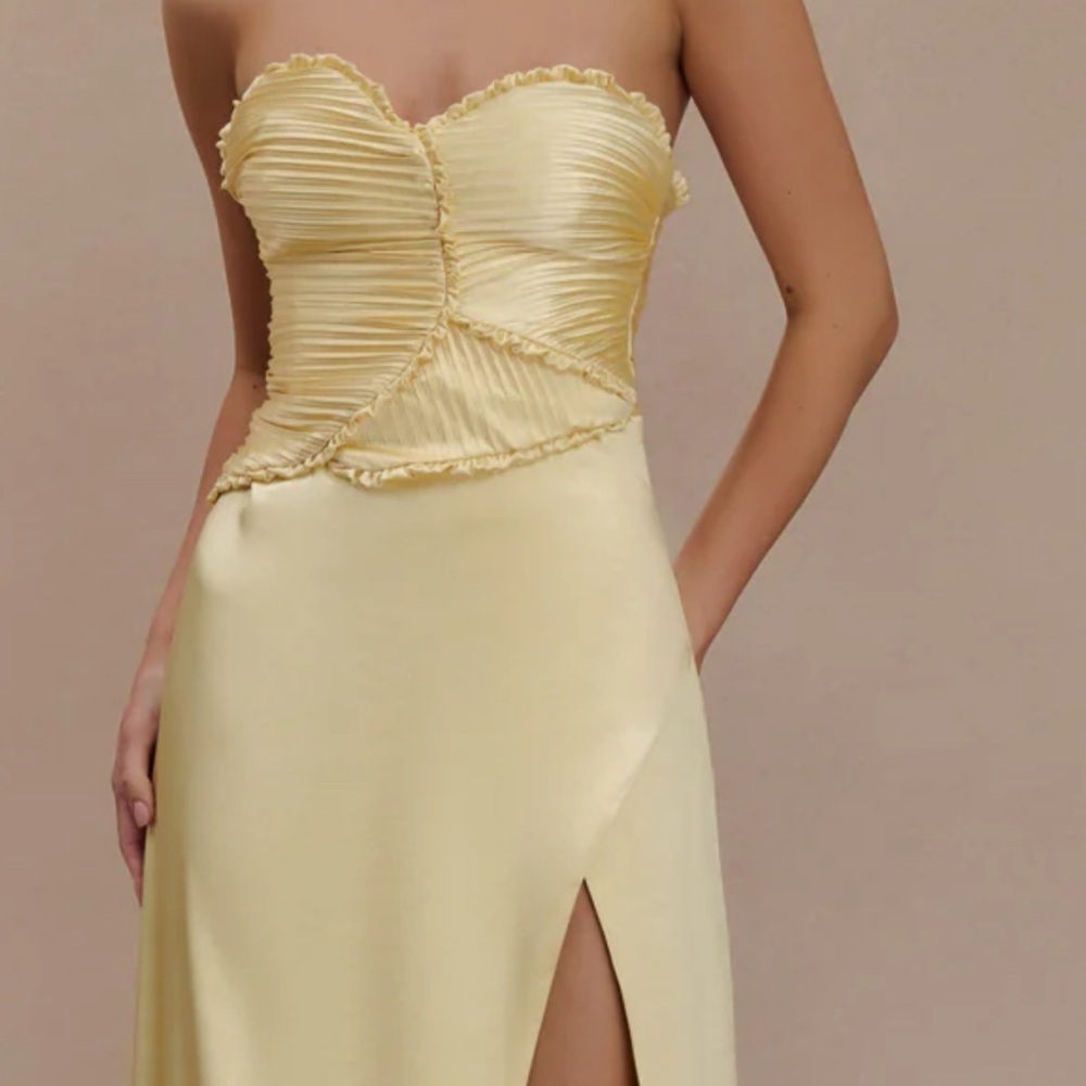 Elegant Yellow Strapless Dress